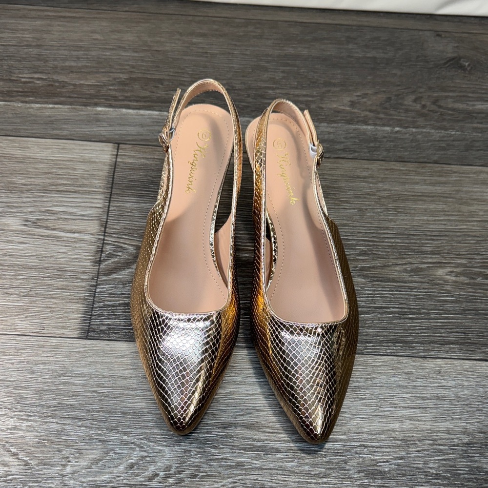 Metallic rose gold Slingback Heels woman’s size 9 (j206)